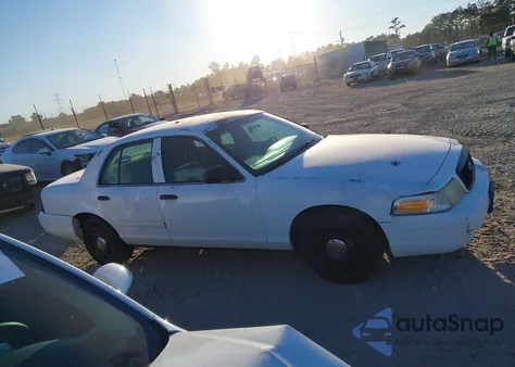 2004 Ford Crown Victoria Police z USA, uszkodzony, nr VIN 2FAFP71W64X116060